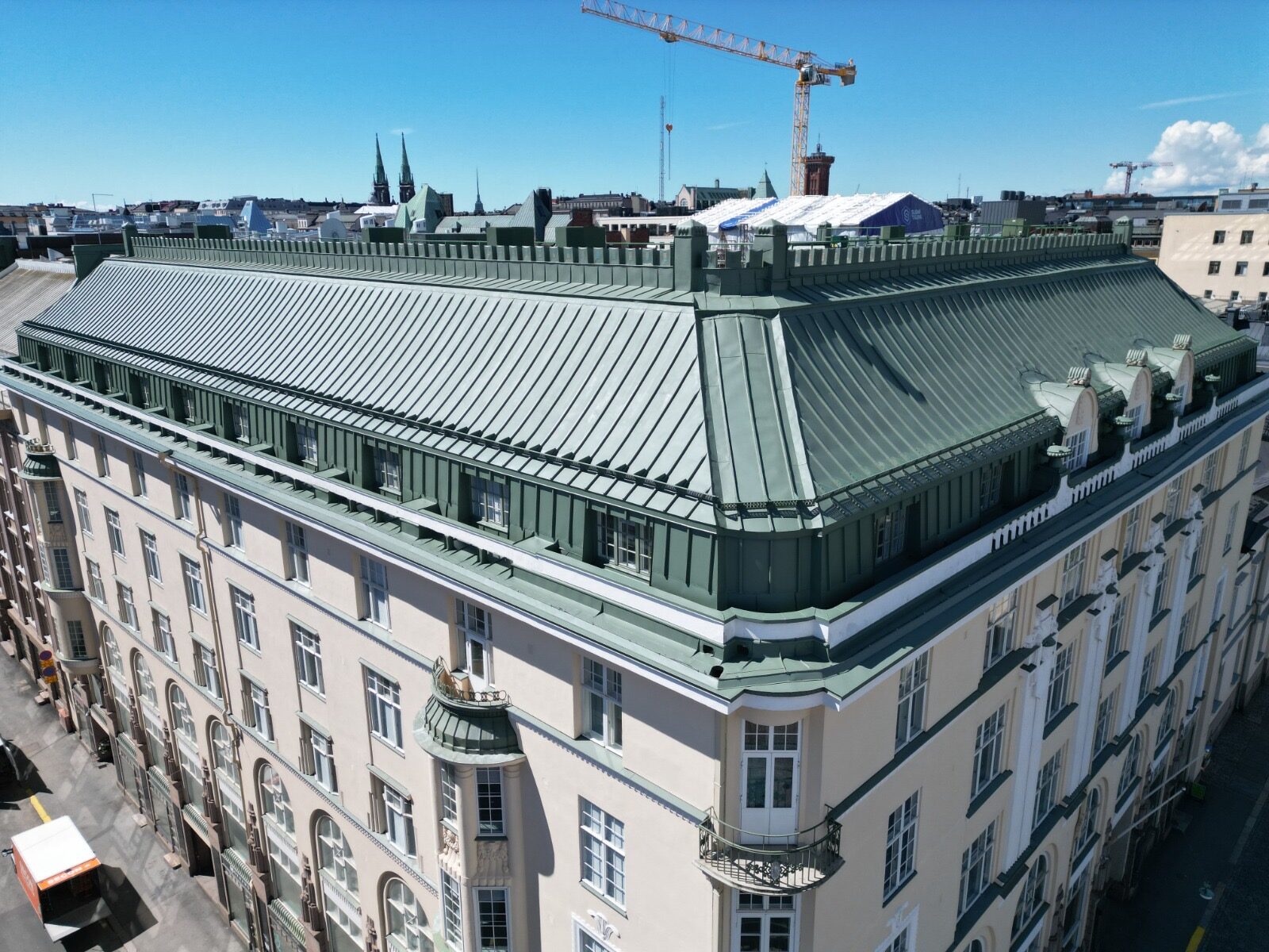 etelaesplanadi vesikatto pesu maalaus 01 Referenssit