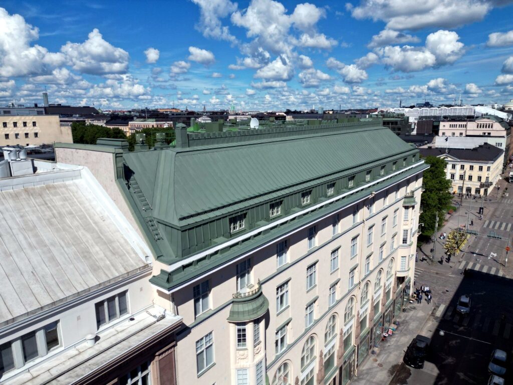 Vesikaton valmis pinta ja kattolinjat - Etel?esplanadi 4, Helsinki
